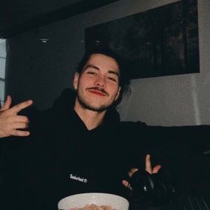 Meet your Posher, Alexandre